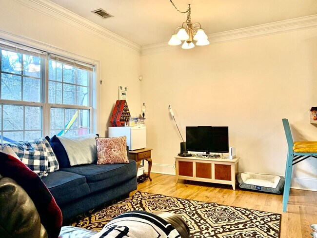 Building Photo - Large 4bed/4bath Cedar Shoals Townhome!