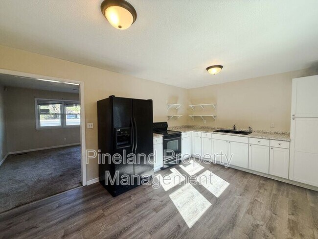 Building Photo - 3893 Cumberland Rd