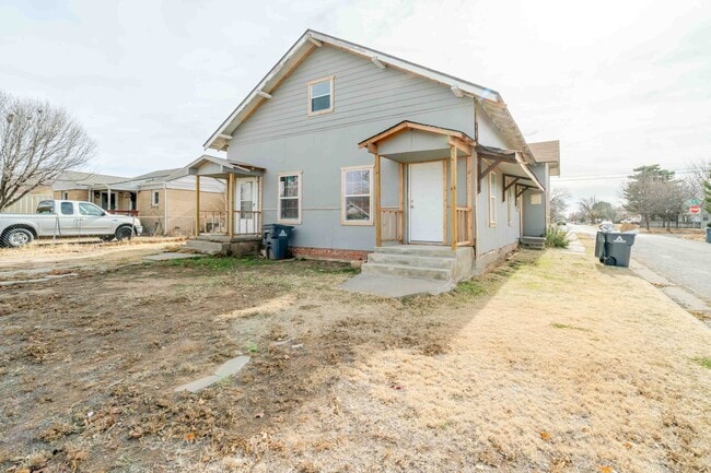Building Photo - 1111 SW 13th Ave