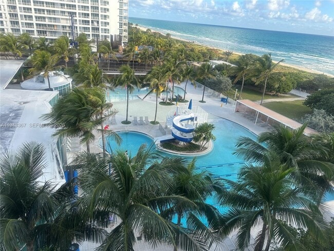 Foto del edificio - 9273 Collins Ave