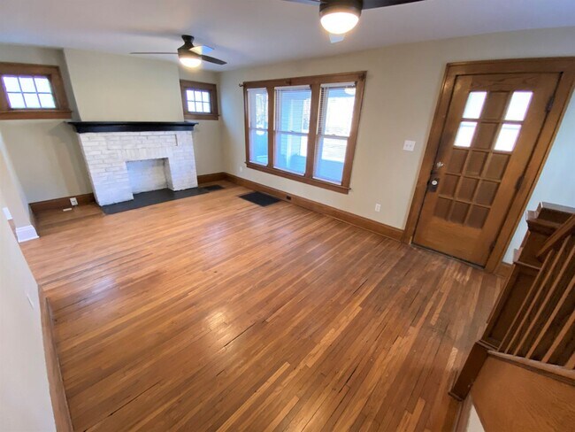 Foto del edificio - 3 Bedroom House - Grandview Area