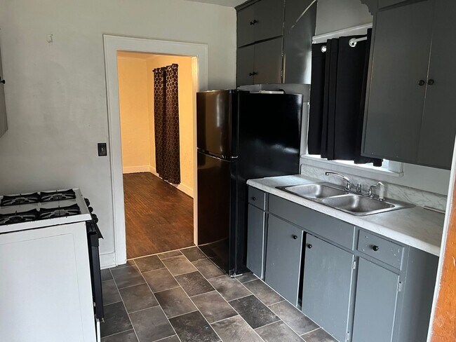 Foto del edificio - 2 Bedroom/1 Bathroom Home For Lease