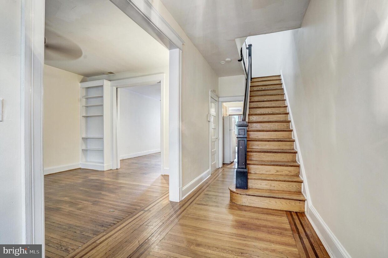 Primary Photo - 3140 17th St NW