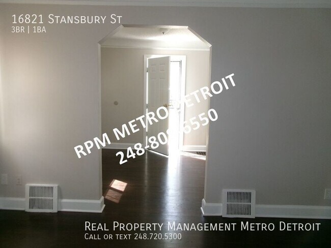 Building Photo - MOVE IN READY 3 BEDROOM BRICK COLONIAL HOM...