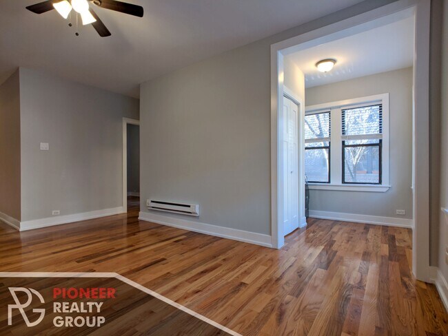 Building Photo - 3721 N Pine Grove Ave