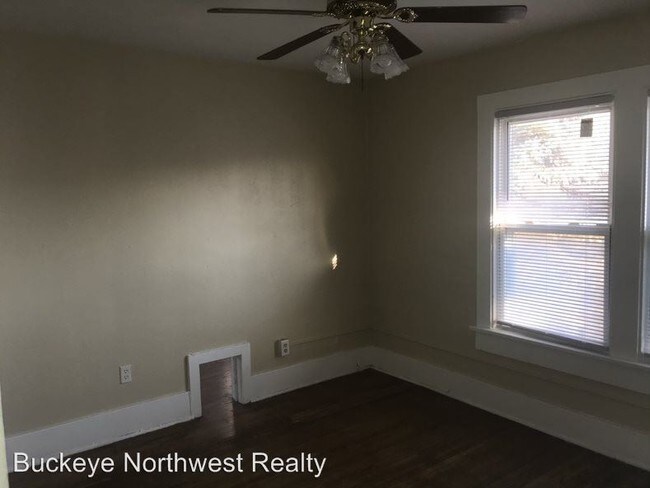 Building Photo - 3915 Willys Pkwy