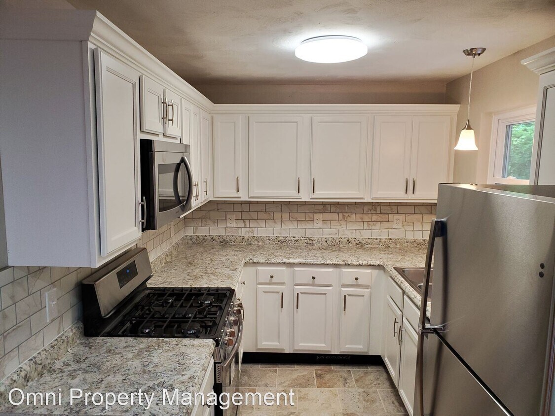 Primary Photo - 3 br, 2 bath House - 231 Woodside Rd.