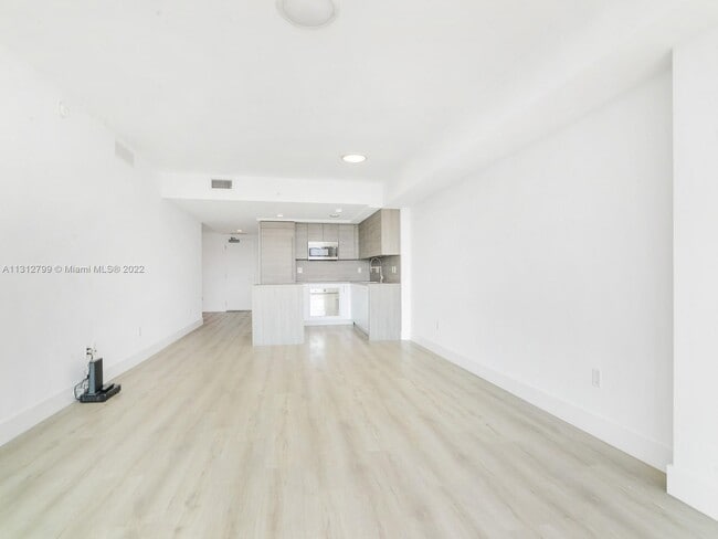 Building Photo - 400 Sunny Isles Blvd