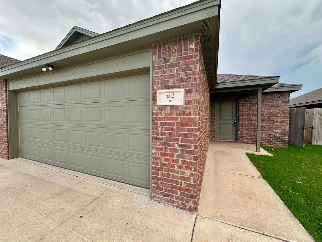 Foto principal - 5512 122nd Street