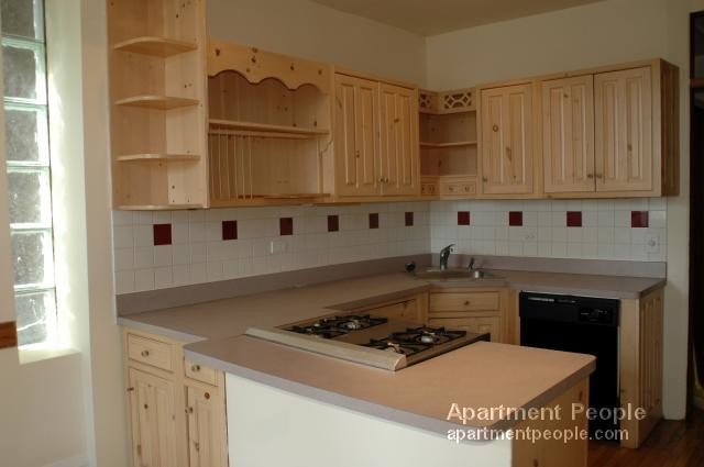 Building Photo - 3BR in Heart of Wrigleyville!