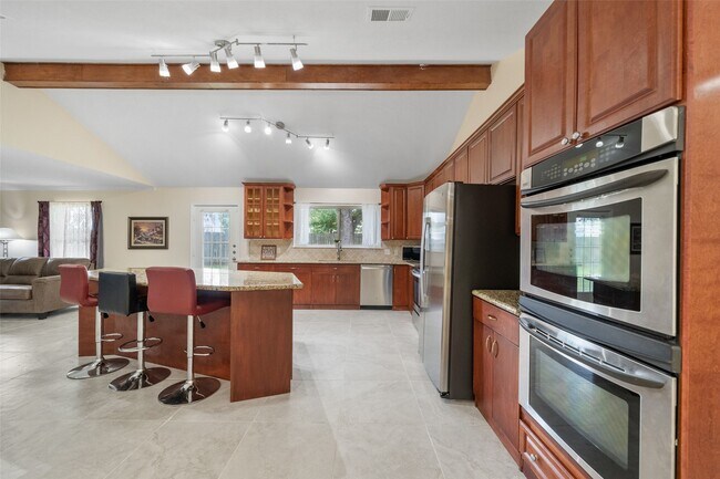 Foto del edificio - 14702 Westway Ln