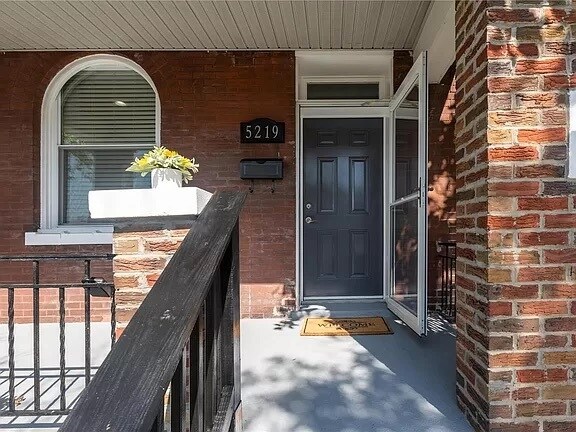 Front Porch - 5219 Pattison Ave