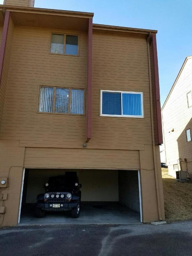 Building Photo - 1531 N 72nd St