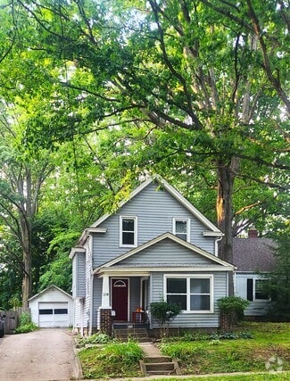 Building Photo - 219 E Oak St
