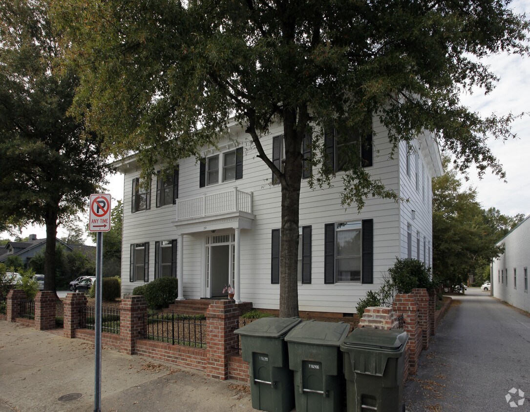 Primary Photo - 20 Aberdeen Dr