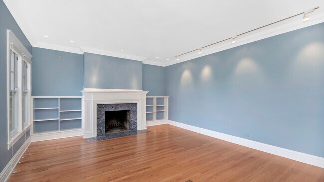 Building Photo - 642 Sheridan Square