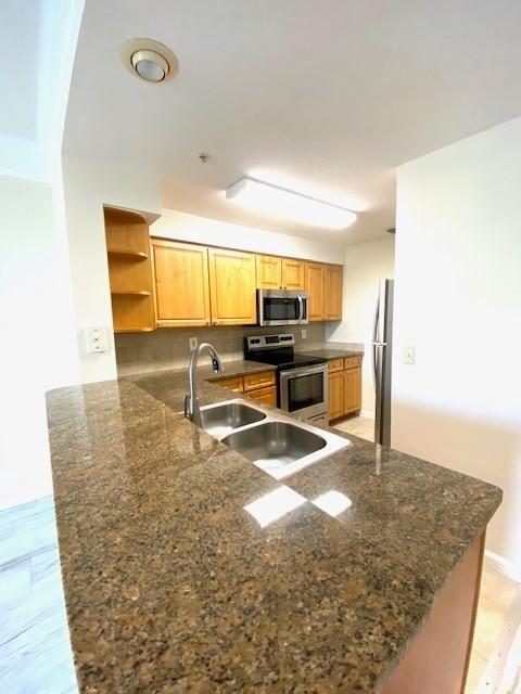 Foto del edificio - 2048 Alta Meadows Ln