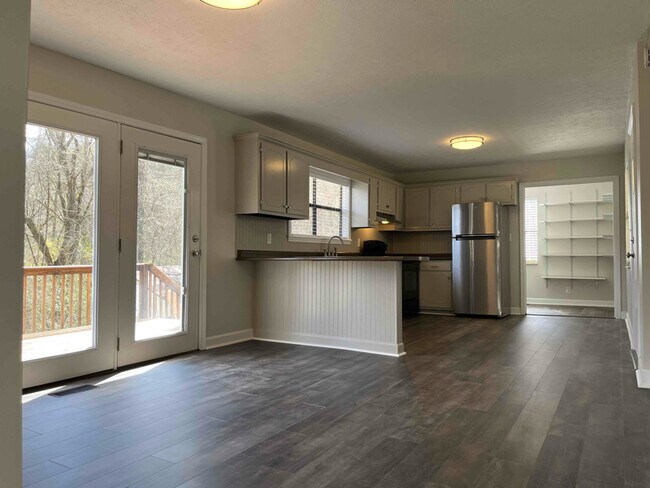 Building Photo - 1272 Gallaher Rd