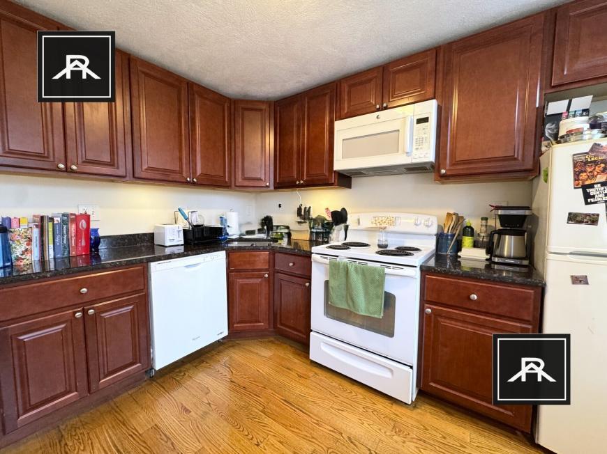 Primary Photo - 2 bedroom in Brookline MA 02446