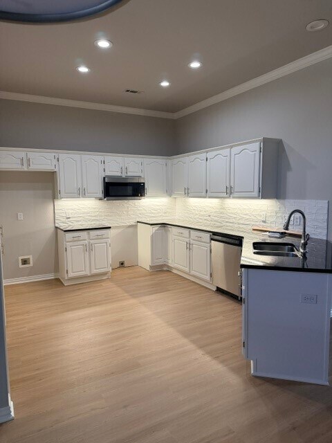 Building Photo - 3967 Buckingham Terrace