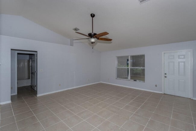Building Photo - Amazing 4BR for Lease-to-Own!