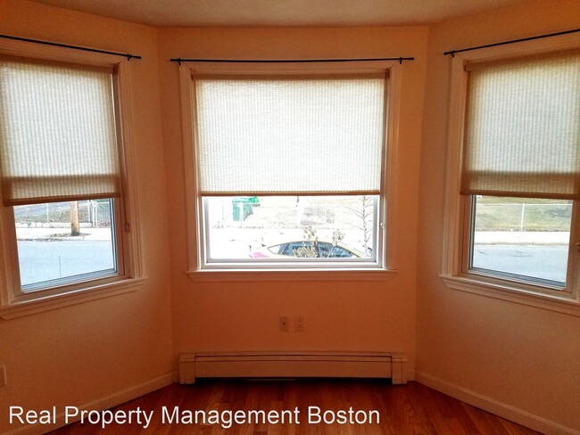 Building Photo - 2 br, 1 bath House - 150 Park St. #1