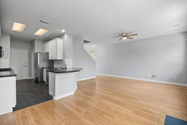 Building Photo - 67 S Burberry Park Cir