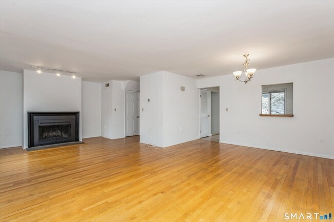 Foto del edificio - 81 Pemberwick Rd