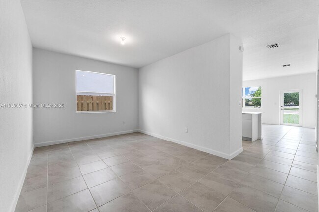 Building Photo - 2960 SE 23rd St