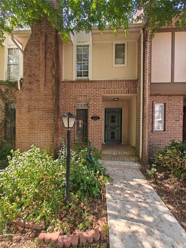 Foto principal - 4539 Acacia St