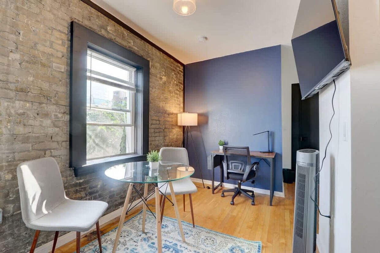 Foto principal - 1927 N Prospect Ave