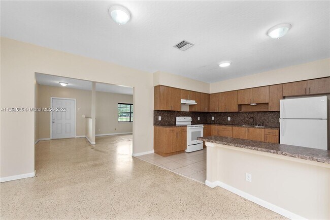 Foto del edificio - 640 SW 5th Ave
