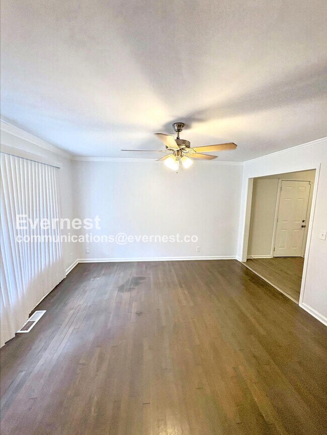 Foto del edificio - 3963 Bouldercrest Rd