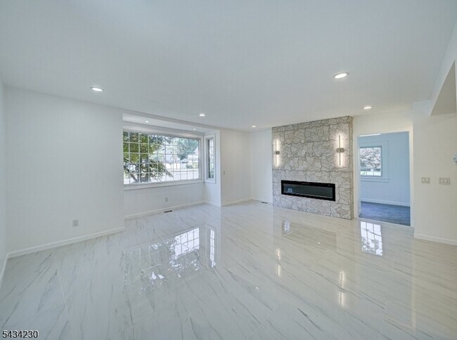Building Photo - 217 Heywood Ave