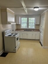 Building Photo - 541 Greenwood Ave