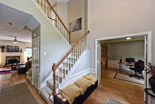 Building Photo - Waterfront home in Mooresville