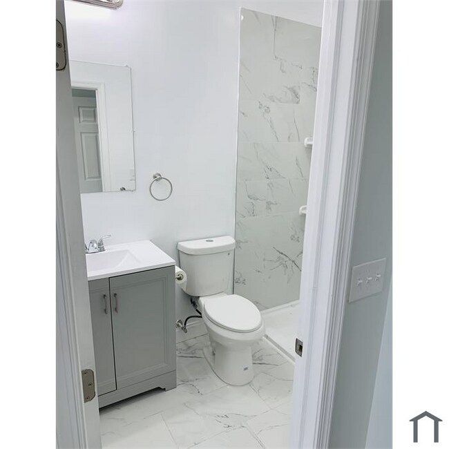 Foto del edificio - 820 N Lakewood Ave