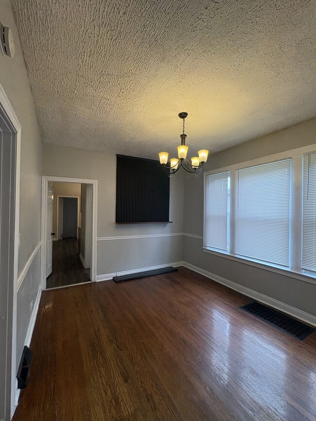 Building Photo - 9331 S Evans Ave