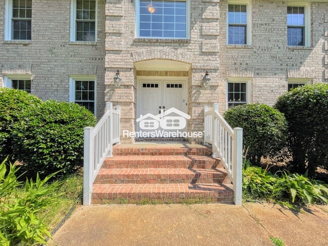 Building Photo - 1006 Fairway Dr