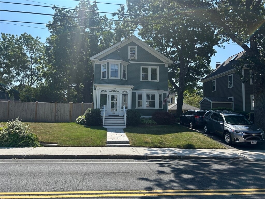 Foto principal - 554 Washington St