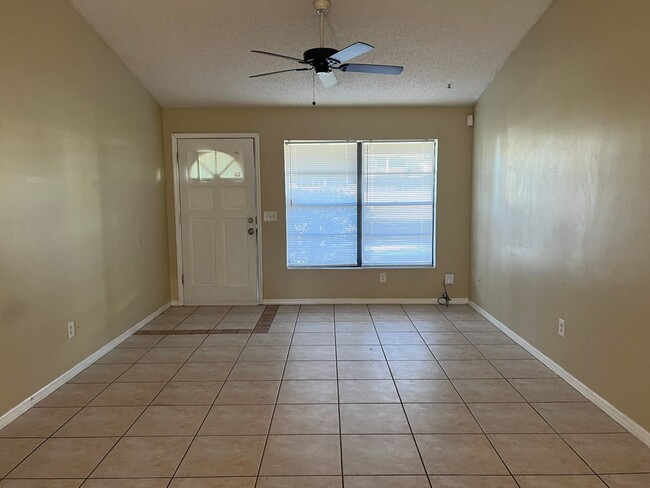 Building Photo - 6442 Seabury Way