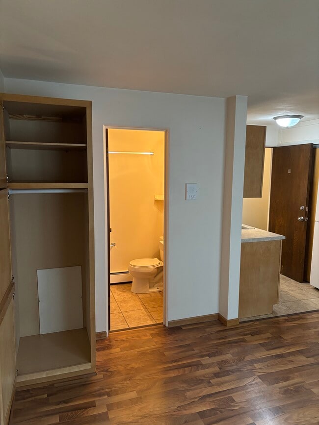 Unit B3 - 22 N Franklin St