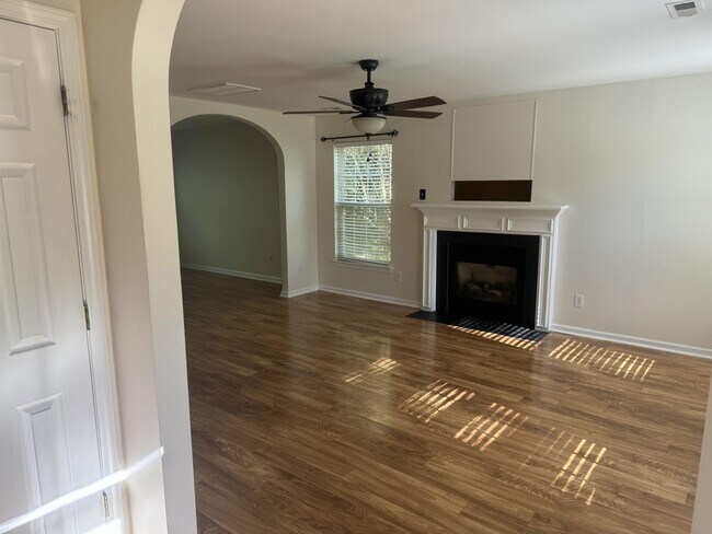 Photo - 1410 Juniper Hills Ln House