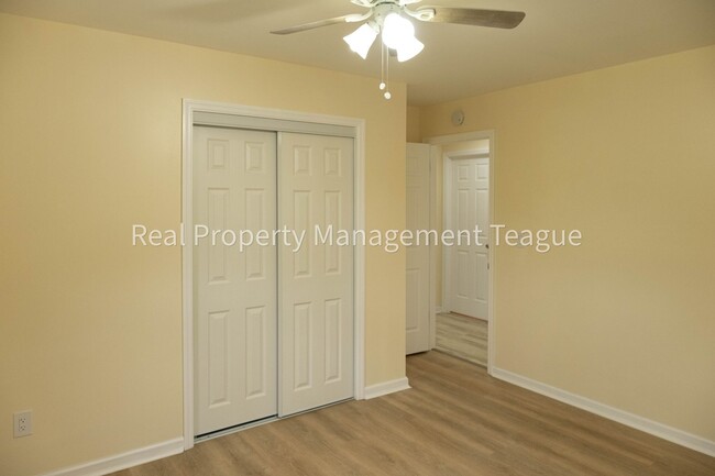 Building Photo - Beautiful one Bedroom apartment