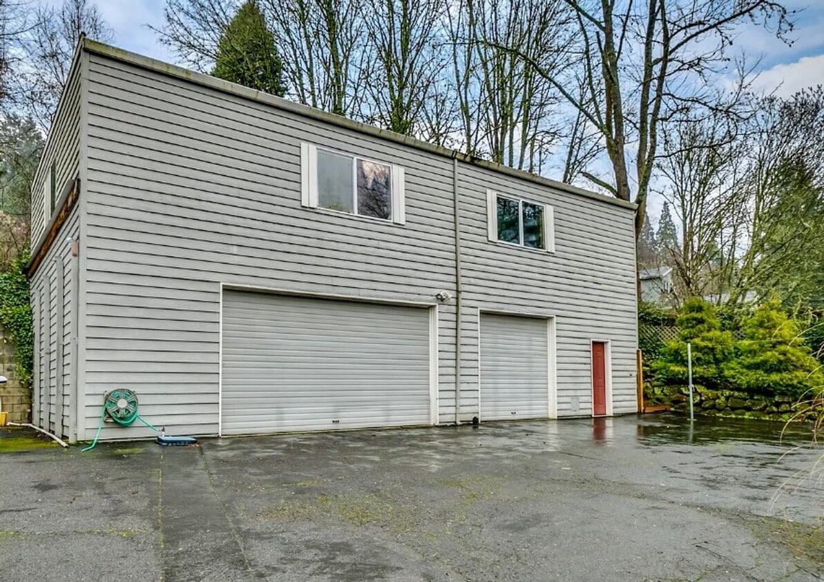 Photo - 9938 SW Terwilliger Blvd (Portland, OR)