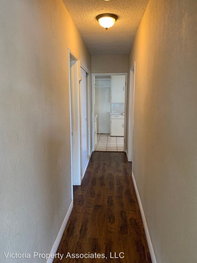 Foto del edificio - 6221 1/2-6221 S Victoria Ave