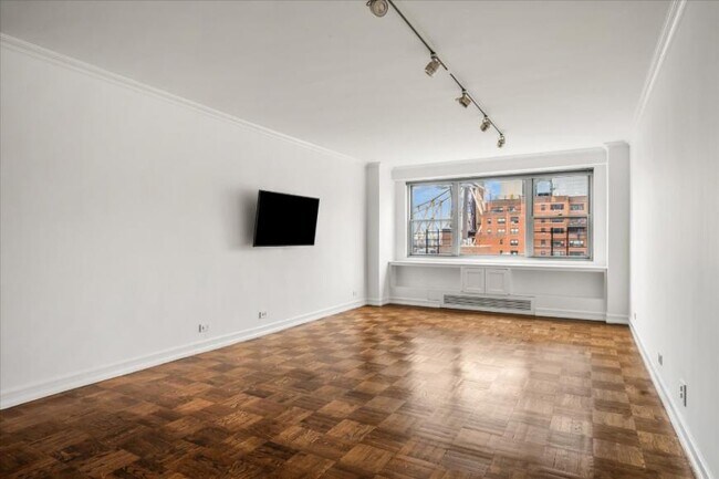 Foto del edificio - 3 bedroom in New York NY 10065