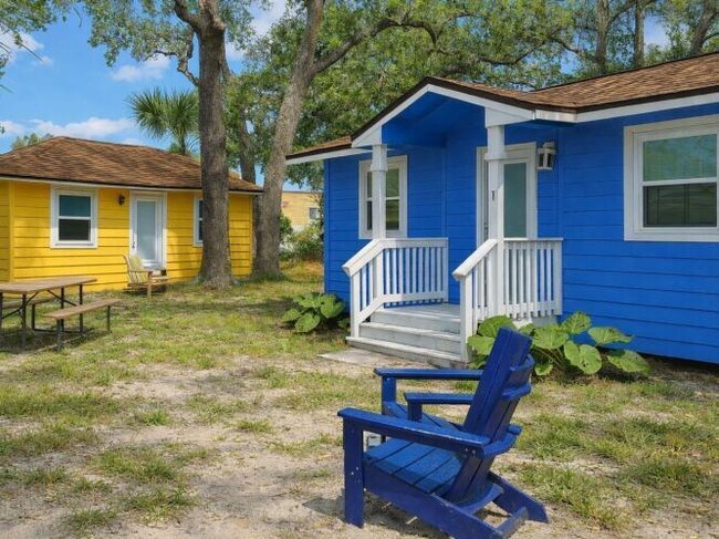 Foto del edificio - 229 Florida Blanca Pl SE