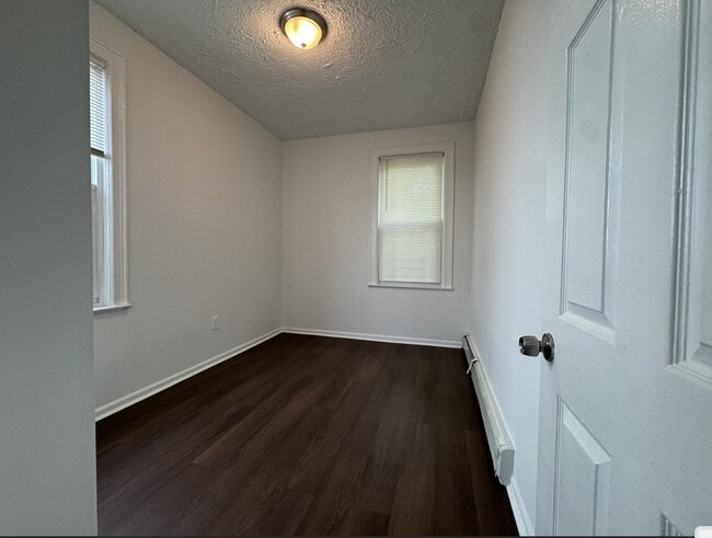 Building Photo - 138 Woodlawn Ave