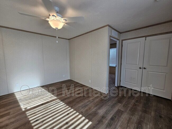 Building Photo - 700 S 12th St